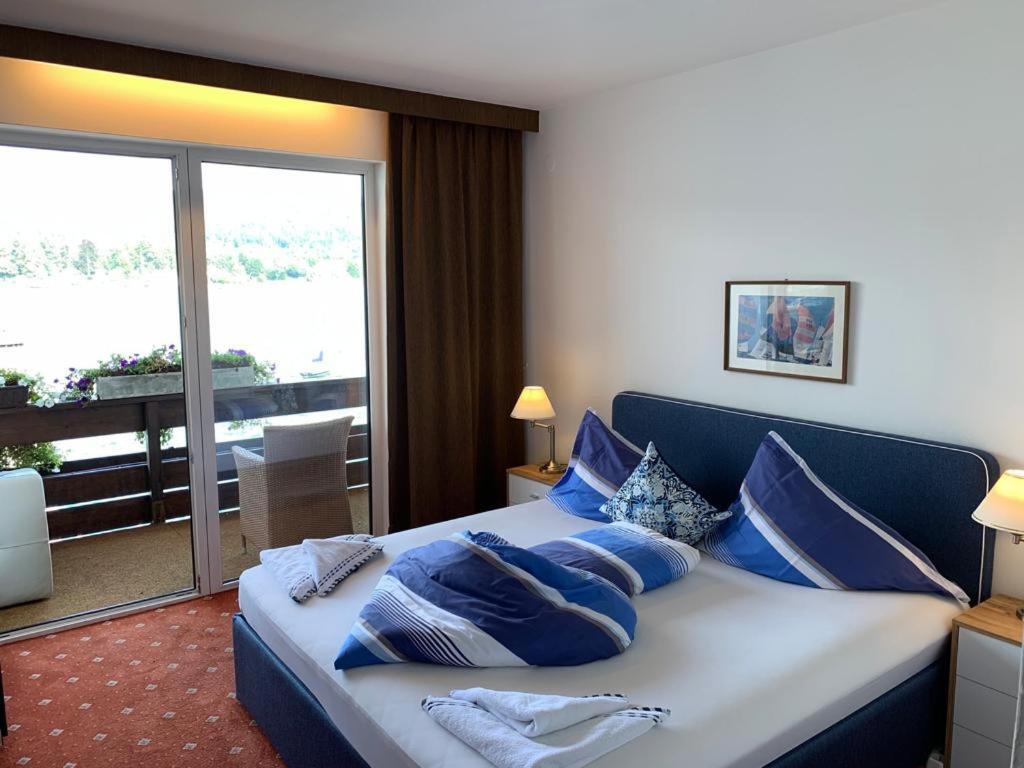 Hotel-Restaurant "Veldener Traumschiff" Direkt Am See In 2Min Im Zentrum Velden am Wörthersee Eksteriør billede
