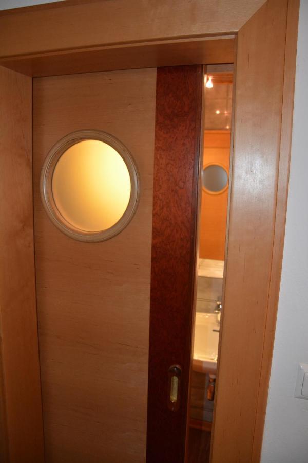 Hotel-Restaurant "Veldener Traumschiff" Direkt Am See In 2Min Im Zentrum Velden am Wörthersee Eksteriør billede